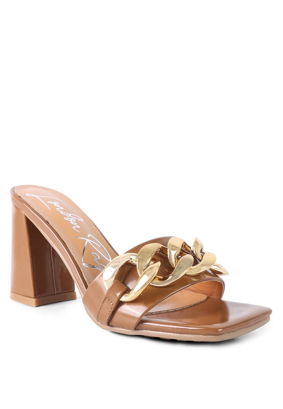 PLAYDOLL METAL CHAIN DETAIL BLOCK HEEL SANDAL Macchiato