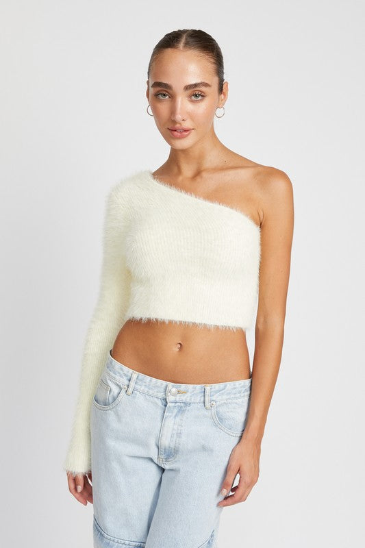 ONE SHOULDER FLUFFY SWEATER TOP CREAM