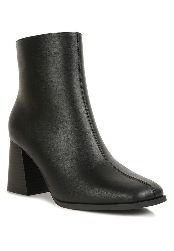 Cox Cut Out Block Heeled Chelsea Boots Black